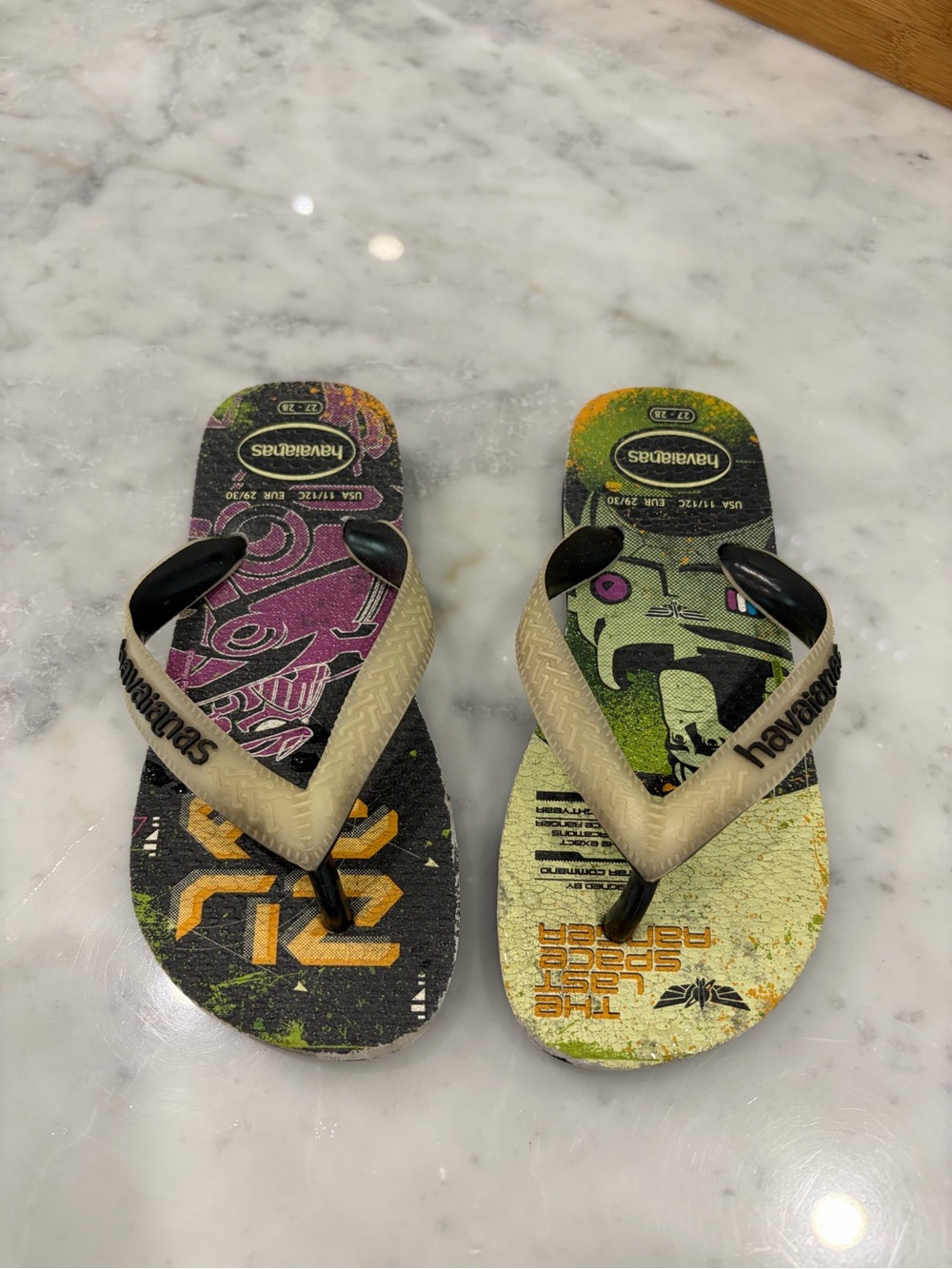 Havaianas Graphic Buzz Light year Flip Flops